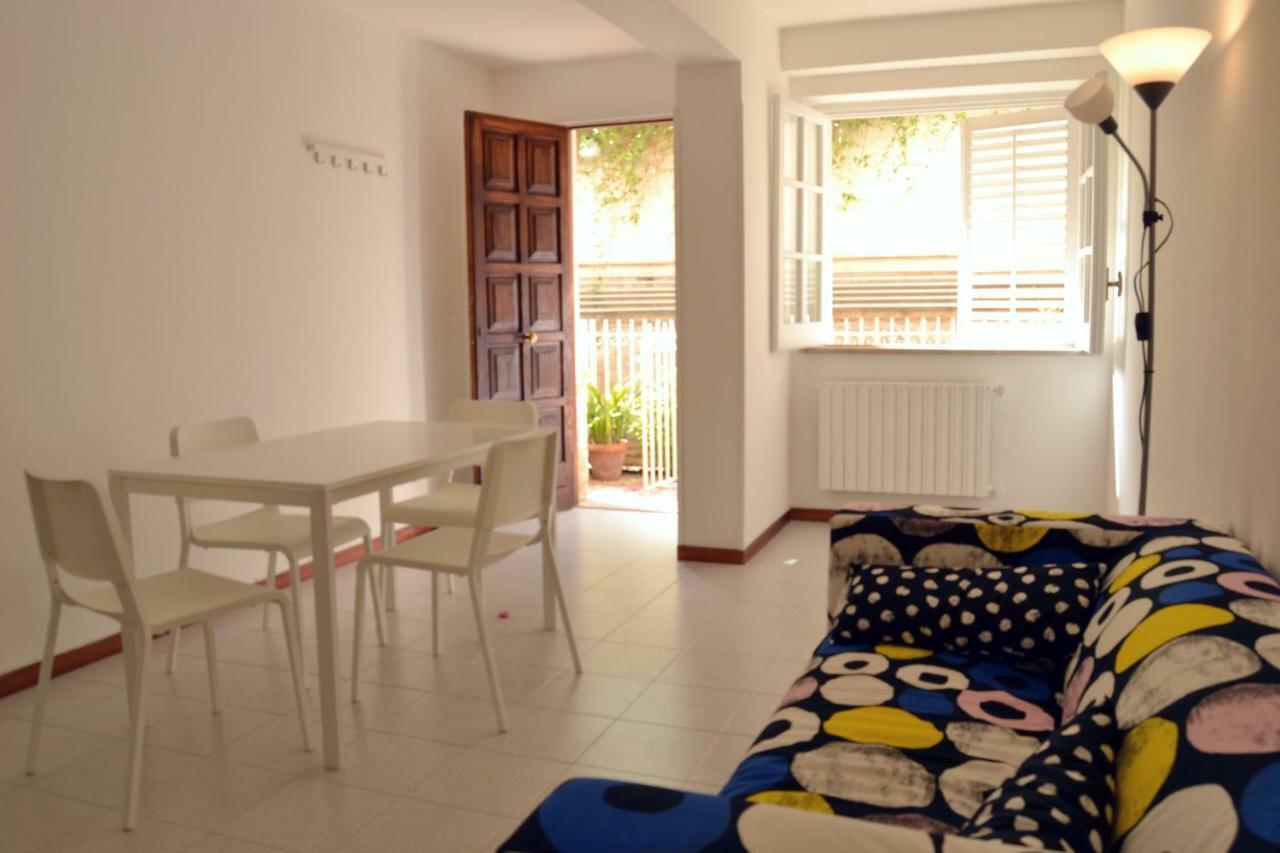 Casa Dahlia Mondello Apartment Exterior foto